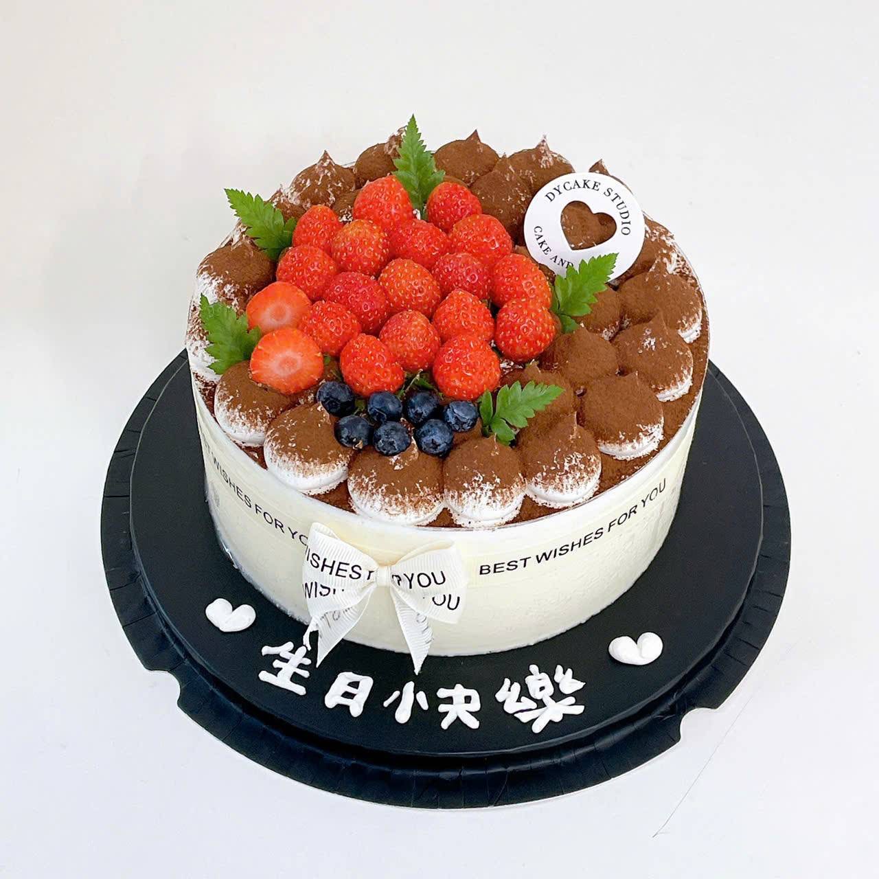 越南在地夥伴為生日團員準備的生日蛋糕
