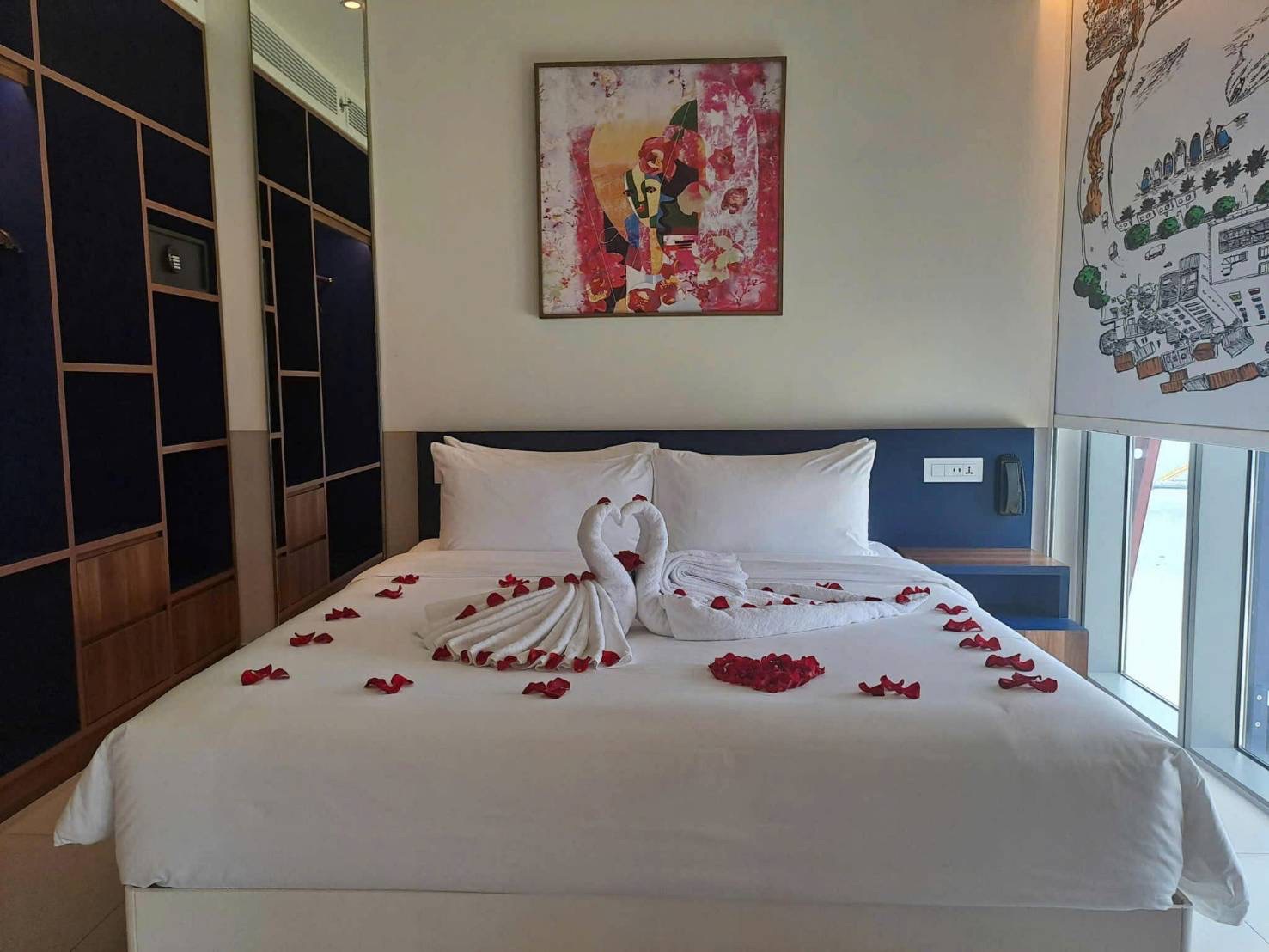 為蜜月旅客布置的峴港飯店客房